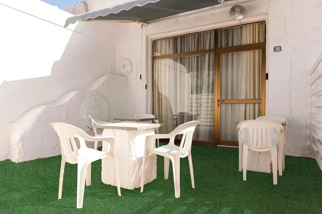 Hostel The Harbour Private Cabins And Dormitory Rooms Protaras