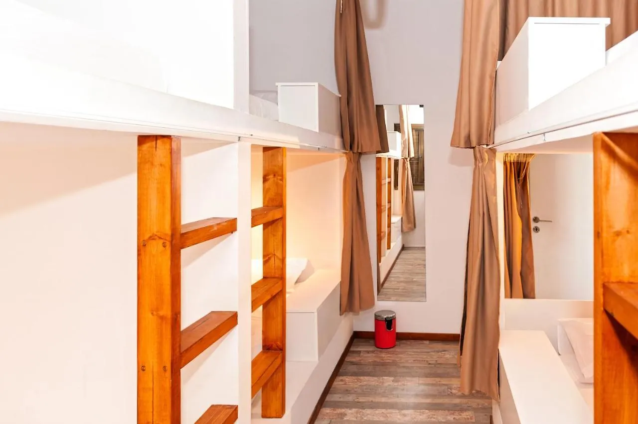 The Harbour Private Cabins And Dormitory Rooms Protaras